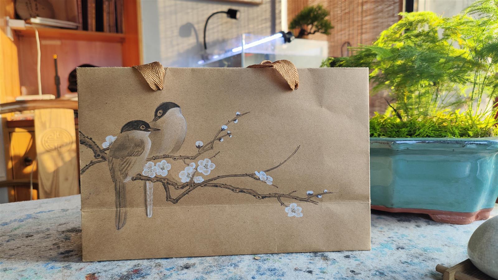 手绘花鸟礼赠纸袋成品